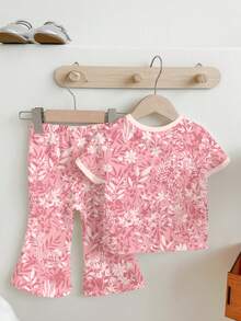 SHEIN Pink, Natural Dyed Series, Bohemian Ditsy Floral, Floral Baby Girls Set, Young Girl Casual Minimalist Short Sleeve Round Neck T-Shirt And Flare Pants Set, Suitable For Daily Wear, Home, Vacation, Farm, Countryside, Spring & Summer Outfits For , Easy Comfort, Sets For Kids, Spring Vibes, Stylish Girls, Casual Wear, Baby & Kids Graphic Clothes, Spring & Summer Clothes, Chic, New Style, Spring & Summer Fashion, Homecoming, Summer Dress, Vacay Vibes - Multicolor - View 2