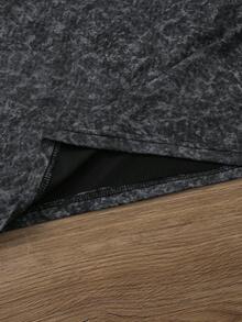 Genkimix Kids Top de manga corta para niños, camiseta de manga corta de cuello redondo de ajuste holgado para niños pequeños, color negro con estampado de copo de nieve desgastado y el número "56" impreso en la espalda, estilo callejero de moda y llamativo adecuado para el verano, salidas casuales, reuniones, uso diario para crear un aspecto fresco y elegante de niño pequeño - Negro - Ver 8
