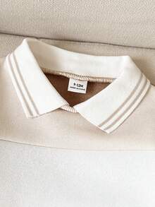 SHEIN 男婴休闲撞色字母刺绣 Polo 领卫衣和运动裤套装，学院风，可爱时尚，适合宝宝秋冬季外出、拍照、聚会等场合穿着。 - 卡其色 - 查看 3