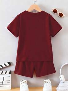 Fantacosmos 2件套幼儿男童巴黎字母图案印花拼接圆领短袖T恤和短裤套装，夏季休闲装，适合幼儿男童日常穿着和玩耍 - 彩色 - 查看 2