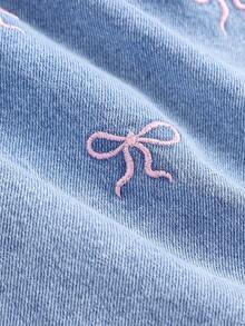 Girlism Minifalda de mezclilla azul con bordado de lazo rosa para adolescentes - Lavado ligero - Ver 3