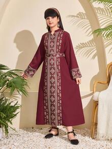 少女连衣裙：优雅精致的数码印花，搭配可调节腰带和舒适的长袖设计，非常适合春秋季穿着。 - 酒紅色 - 查看 4