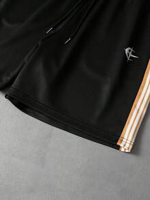 Aesthetic Post Bộ áo thun ngắn tay nam in họa tiết, cổ áo phối màu tương phản, phong cách thường ngày mùa hè. - màu đen - Xem 4