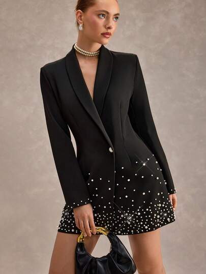 CLARA VERO Svart elegant axelvaddering med pärlprydnad i minikavaj: Figursydd silhuett och 5 cm djup V-ringning, perfekt för fester eller evenemang, tillverkad av dubbel icke-elastisk polyester med matchande tygklädda knappar, dold stängning och lyxiga pärldetaljer