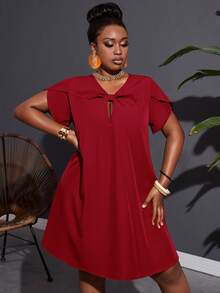 Slaydiva Slayr SLAYR PLUS 宽松绿色A字斜纹度假休闲连衣裙，采用无弹力编织和打结细节设计，适合大码女性穿着 - 紅色 - 查看 6