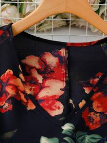 SHEIN LUNE 大码女士休闲V领印花度假连衣裙 - 黑色 - 查看 3