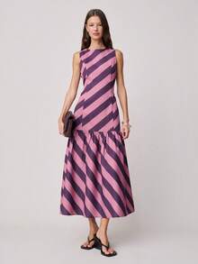 Nöista 无袖紫色条纹连衣裙，高圆领，流畅现代的廓形，斜裁拼接，蓬松中长裙摆，侧拉链。适合春季、夏季和度假穿着。