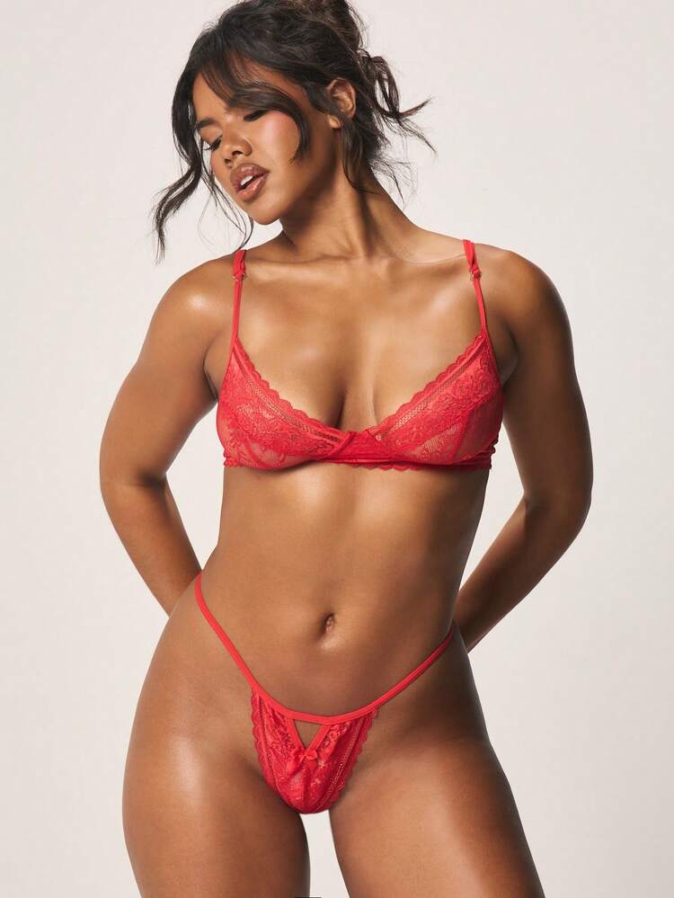 MISSGUIDED Lace Bralette And Thong Lingerie Set With Scalloped Edges And Adjustable Straps For Intimate Occasions Valentine Gift