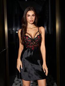 SilkySpell Camisón de seda falsa con parches de encaje sexy - Negro - Ver 1