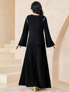 SHEIN 少女黑金丝带流苏春夏度假风金色蕾丝宽松撞色长袍，中东阿拉伯风格，适合国庆节穿着。 - 黑色 - 查看 6