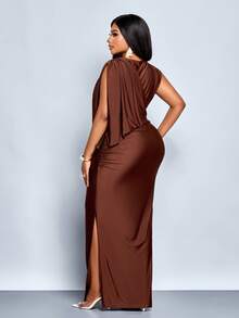 SOLERSUN 大码女式派对通勤优雅棕色亮面针织面料无袖露肩不对称领肩部褶裥臀部收褶性感H型下摆侧开衩长裙，圆领腰包搭配折叠臀部褶裥的超长连衣裙，不对称拼接褶裥，秋冬季派对礼服，舞会礼服，奢华晚礼服，毕业礼服 - 棕色 - 查看 4