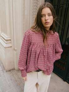 Nöista 这款格子衬衫采用优雅的高领设计、蓬松的袖子和宽松的廓形，为女性春假提供了一个别致而精致的选择，非常适合打造精致的日常造型、优雅的派对装扮、节日生日装扮以及充满春日气息的时尚造型。 - 粉色 - 查看 3