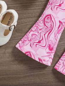 SHEIN 女婴休闲简约舒适波浪纹背心和喇叭裤套装