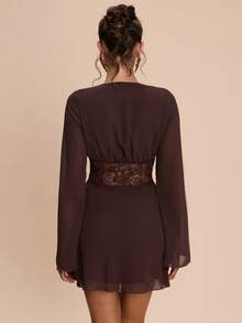 SHEIN BAE 棕色V领蕾丝拼接性感迷你连衣裙，纯色休闲连衣裙，度假连衣裙，毕业/返校连衣裙，伴娘礼服，情人节连衣裙 - 棕色 - 查看 2