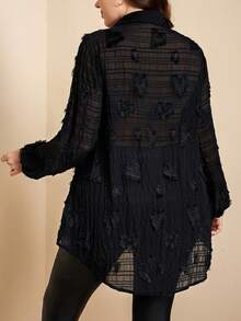 Comfylo Áo sơ mi nữ cỡ lớn chất liệu chiffon cắt laser, hơi xuyên thấu, có tua rua lông vũ, kiểu dáng rộng rãi, thích hợp cho các bữa tiệc và hoạt động ngoài trời như Lễ Tạ ơn, Năm mới, Tiệc tùng, Giáng sinh, Sinh nhật, Đêm giao thừa, Đi chơi, Kỳ nghỉ, Tiệc tùng, Áo đen, Kỳ nghỉ xuân, Ngày lễ tình nhân, Quà tặng cho nữ. - màu đen - Xem 8