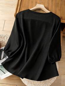 SHEIN PETITE CURVE 大码女式短款V领休闲通勤衬衫，七分袖/半袖，亚麻质感，黑色纯色纽扣衬衫，适合情人节、圣诞节、万圣节、感恩节、婚礼季、母亲节、春夏秋冬等各种场合。女士上衣和衬衫，休闲优雅，新款女式上衣。 - 黑色 - 查看 2