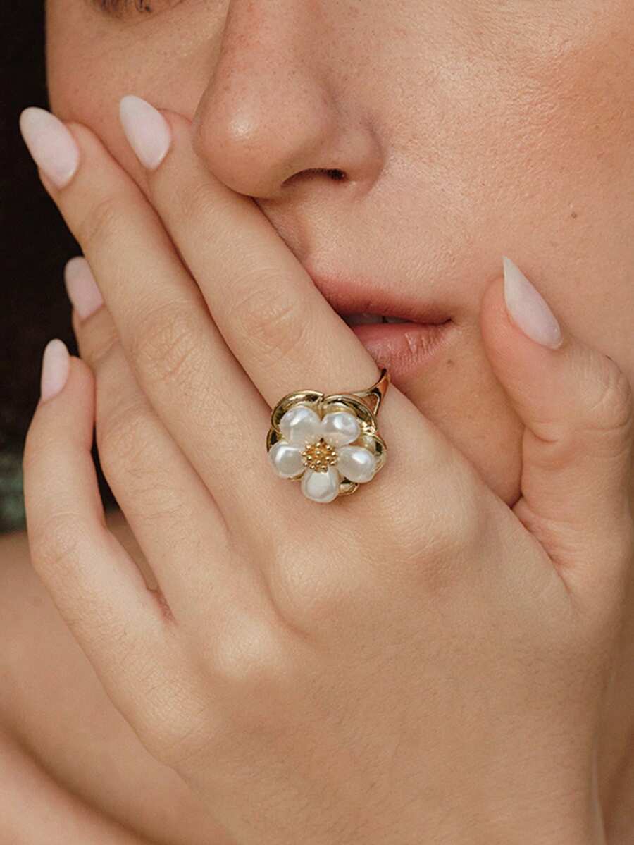 Opalesca Women's Single Ring,Pearl/Crystal,18K Gold-Plated,Summer/Beach/Prom/Party/Holiday/Vacation,Engagement/Wedding/Promise,For Mom/Women/Girl/Mother - Gold - View 1