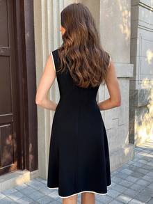 SHEIN Clasi 女士优雅纯黑色针织收腰A字短袖圆领百搭舒适迷你连衣裙，春夏款 - 黑與白 - 查看 2
