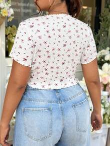 SHEIN EZwear Blusa corta de verano con estampado de flores Ditsy y ribete de lechuga talla grande - Multicolor - Ver 2