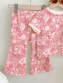 SHEIN Pink, Natural Dyed Series, Bohemian Ditsy Floral, Floral Baby Girls Set, Young Girl Casual Minimalist Short Sleeve Round Neck T-Shirt And Flare Pants Set, Suitable For Daily Wear, Home, Vacation, Farm, Countryside, Spring & Summer Outfits For , Easy Comfort, Sets For Kids, Spring Vibes, Stylish Girls, Casual Wear, Baby & Kids Graphic Clothes, Spring & Summer Clothes, Chic, New Style, Spring & Summer Fashion, Homecoming, Summer Dress, Vacay Vibes - Multicolor - View 6