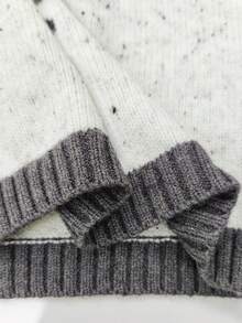 SHEIN Playful Pals 男婴简约可爱两件套，灰色针织长袖毛衣饰有长颈鹿图案，搭配条纹针织紧身裤。适合秋冬季穿着。