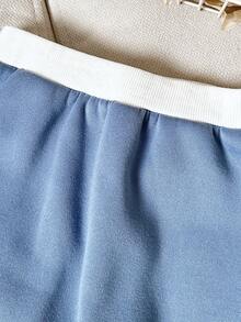 SHEIN Playful Pals Bộ đồ thể thao cho bé trai gồm áo nỉ cổ polo thêu chữ phối màu, kiểu dáng thường ngày, dễ thương và thời trang, phù hợp cho bé mặc đi chơi, chụp ảnh, dự tiệc vào mùa thu/đông. - Màu xanh lam - Xem 7