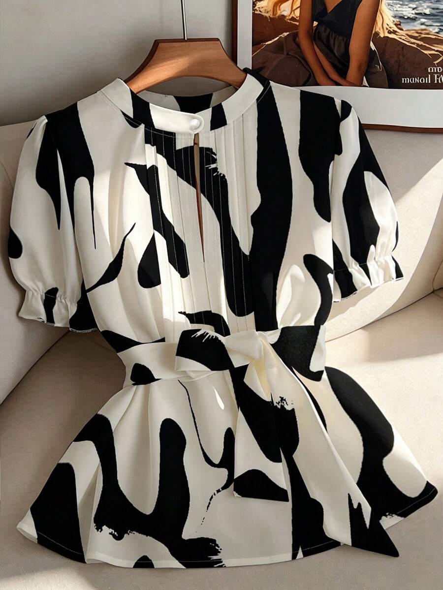 GlowEve CURVE 大码夏季休闲撞色印花泡泡袖衬衫 - 黑與白 - 查看 1