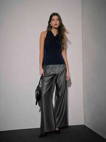 Nöista 露背吊带上衣，饰有精致的细条纹细节，垂坠领口；优雅的露背吊带上衣，适合时尚晚装、正式场合、精致派对造型；非常适合夏季、春假和优雅场合。 - 藏蓝色 - 查看 7