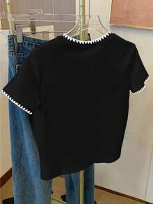 SHEIN Áo thun nữ tay ngắn cổ tròn, viền hoa, in chữ và quả anh đào, kiểu dáng thường ngày. - màu đen - Xem 2