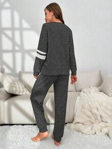 女士卡通熊字母刺绣撞色条纹宽松落肩长袖上衣和抽绳长裤睡衣套装，春秋季针织家居服套装长袖家居服套装女士家居服套装 - 淺灰色 - 查看 2