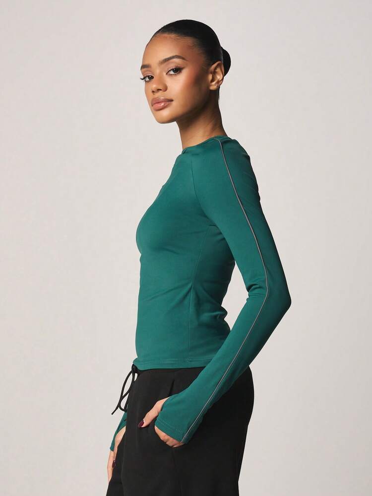 MISSGUIDED Emerald Long Sleeve Fitted Athletic Top With Contrast Piping Detail Crew Neck Performance Activewear Pullover For Training Workout Gym Exercise Running