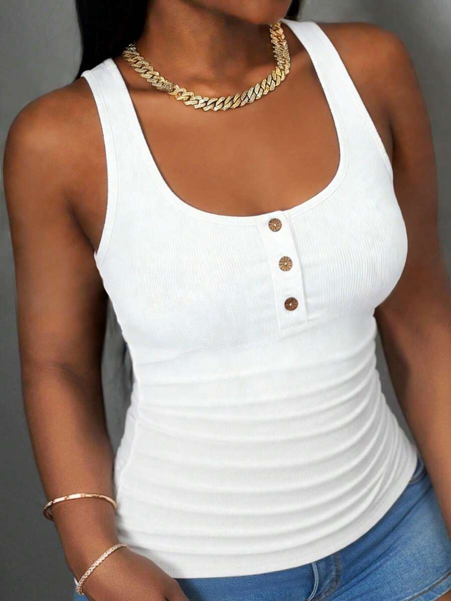 Slaydiva 2026春夏新款休闲百搭修身白色方领半开襟木质纽扣女士背心。适合日常穿着、派对、返校、约会、下午茶、度假、情人节、早午餐、机场等场合，休闲、运动皆宜。白色罗纹背心。 - 白色 - 查看 1