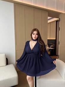 Vibekara 大码女式棕色法式雪纺V领连衣裙，独特精致复古浪漫学院风A字版型，配围巾领和长袖，适合办公室、日常穿着、派对、舞会、音乐节、返校季等场合。