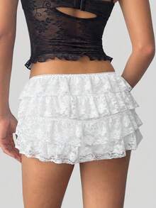 Aloruh 女士性感朋克摇滚波西米亚音乐节Y2K黑色蕾丝层叠荷叶边超短裤，新款蕾丝超低腰短裤 - 白色 - 查看 2