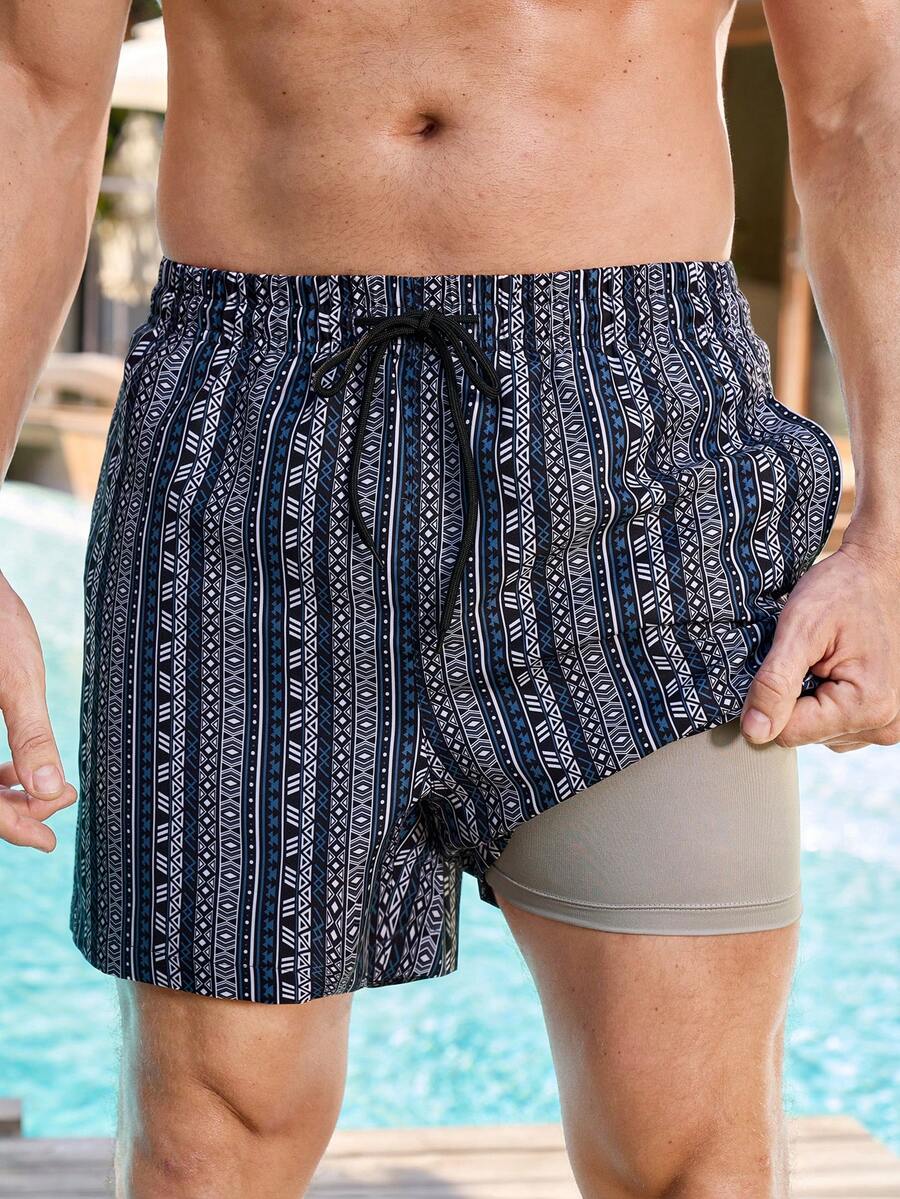 Zalmeno Quần short đi biển nam in họa tiết toàn thân, túi xéo, dây rút eo, trang phục nghỉ dưỡng nam, quần bơi nam, quần bơi dài nam, đồ đi biển Hy Lạp, đồ bơi nam, quần bơi nam, quần bơi họa tiết, quần bơi nam. - màu đen - Xem 1