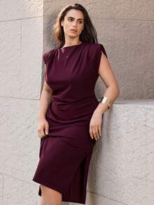 Maija Vestido casual de verano de talla grande con unicolor, hombreras y cintura ceñida - Burdeos - Ver 7