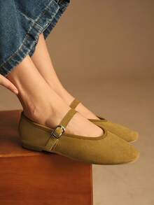 Rosivie Women's Buckle Design Casual Fashionable Flat Shoes Valentine's Day