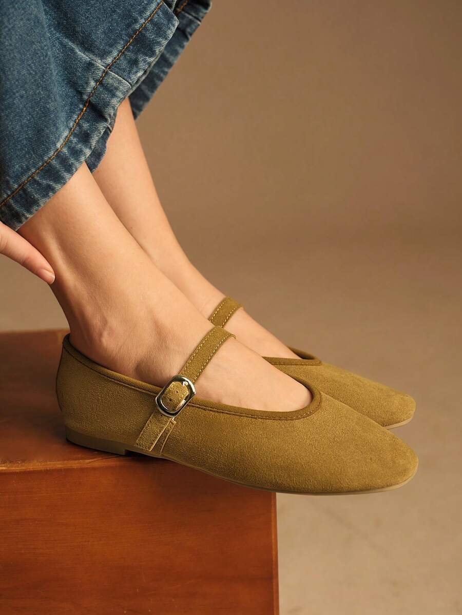 Rosivie Women's Buckle Design Casual Fashionable Flat Shoes Valentine's Day