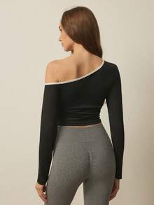 Dewbera Basic Casual Sports, Tight-Fitting Shoulder-Contrasting T-Shirt, Daily Wear, All-Matching, Autumn Women - Black - View 2