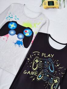Conjunto de 2 pijamas estilosos para adolescentes, modelo gamer, com modelagem justa. O conjunto preto possui estampa de controle de videogame, enquanto o conjunto branco apresenta detalhes coloridos de controle de videogame. Confeccionados em tecido de malha elástica, proporcionam conforto e são ideais para relaxar e atividades leves, refletindo a vibe jovem dos eSports. - Multicolorido - Ver 8
