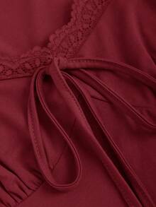 Sweetra 女士时尚纯色甜心领蕾丝拼接T恤 - 酒紅色 - 查看 4