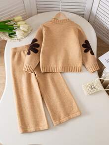 SHEIN Young Girl Floral Pattern Crew Neck Long Sleeve Sweater And Pants Set Girls Sweater Sets Winter Young Girls Sets Girls Spring And Autumn Suit Girl Clothes Autumn And Winter Clothes Girl S Spring And Autumn Suit - Camel - View 2