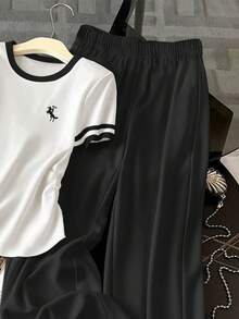 Resyla Bộ 2 món áo thun cổ tròn tay ngắn xếp ly họa tiết ngựa và quần ống rộng thường ngày cho nữ - Nhiều màu - Xem 3