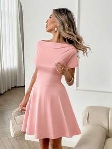 SHEIN LUNE 女士纯色褶皱短袖优雅收腰迷你连衣裙，适合约会和外出；粉色连衣裙；女士粉色露肩修身A字连衣裙，优雅短袖A字迷你连衣裙，适合夏季派对和休闲穿着；情人节连衣裙；度假装；女士情人节服装；女士粉色连衣裙；女士夏季服装；腮红粉连衣裙；纯色连衣裙；优雅粉色连衣裙；夏季优雅连衣裙；春季休闲服装 - 粉色 - 查看 7