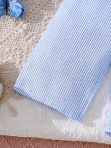 SHEIN مجموعة بنطلون كاجوال منسوج وكامسول مزخرف بالزهور لطفلة، طقم ملابس مريح للحفلات والخروجات قطعتان - الأزرق - مشاهدة 6