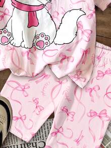 SHEIN 可爱小猫爱心图案，复古甜美粉色蝴蝶结印花，粉色，少女休闲简约短袖短裤两件套，适合夏季，可爱夏季外出装，夏季儿童单品，夏季外出装备，韩版风格，返校季，轻松舒适，时尚童装，春夏外出装，休闲服饰，婴幼儿印花上衣，夏季新款，春夏时尚 - 彩色 - 查看 5