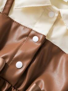 SHEIN Playful Pals 女婴立领泡泡袖两用A字连衣裙。经典A字廓形，适合各种体型的宝宝。独特的立领设计增添了一丝正式感，巧妙的泡泡袖设计则甜美俏皮。两用设计营造出视觉层次感。无论是外出还是居家休闲，这款连衣裙都能展现您宝宝活泼可爱的一面。 - 彩色 - 查看 4