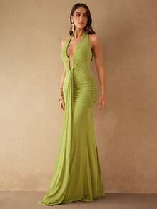 Silquee Elegant Green Knitted Halter Neck Bodycon Maxi Dress With Ruched Details And Sleeveless Design - Green - View 4