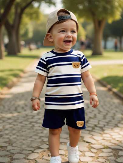Souflis Souflis 1 Set Baby Boy Casual Stylish Cute Bear Striped Print Round Neck Short Sleeve T-Shirt Matched With Black Shorts Outfit, Suitable For Outings In Summer
