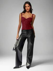 MISSGUIDED 精致蕾丝边饰紧身胸衣，甜心领口，立体塑形抹胸背心，适合晚宴场合 - 酒紅色 - 查看 3